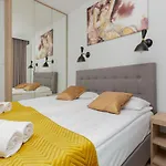 Mennica Residence - City Center Apartments By Noclegi Renters