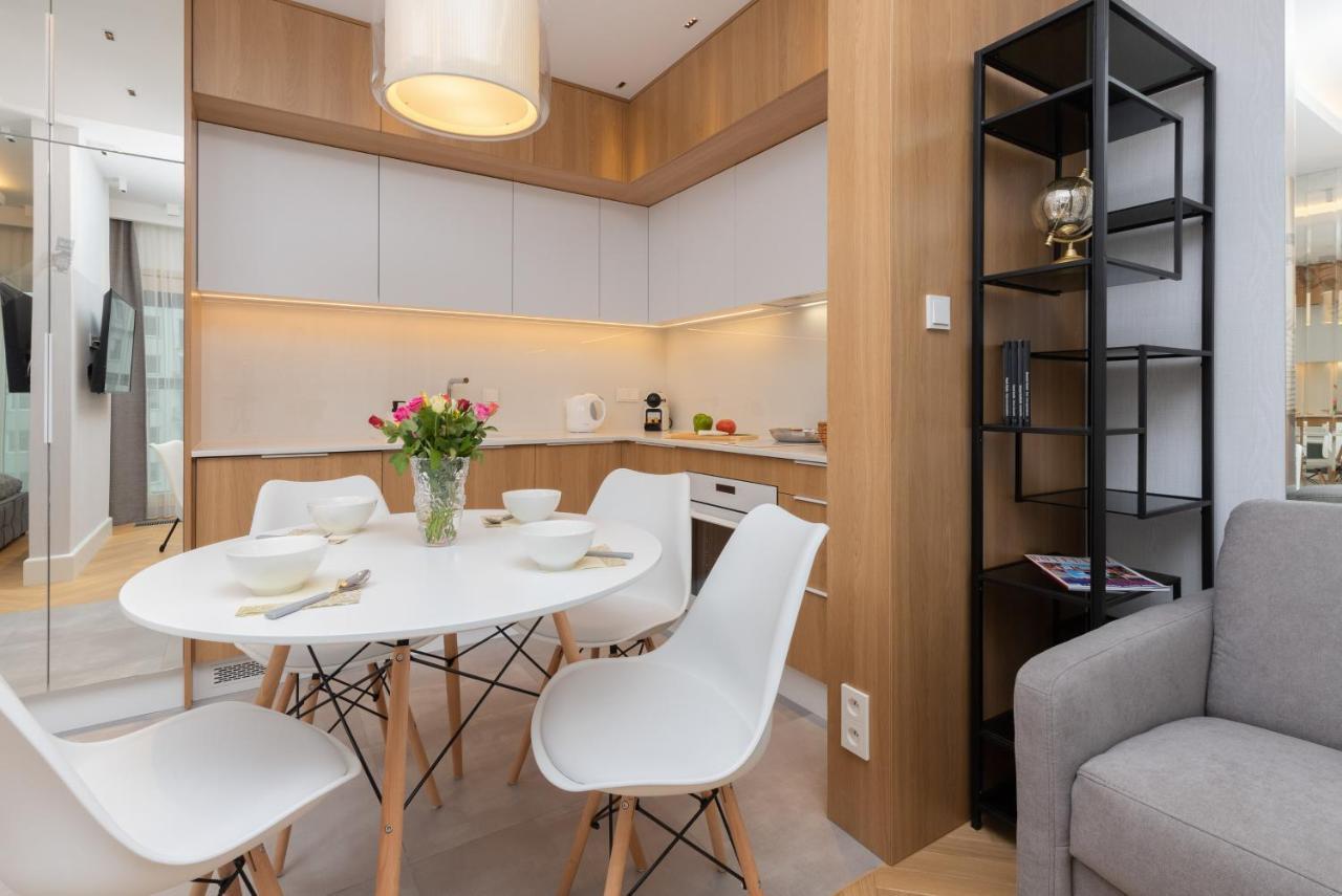 Apartamentų viešbutis Mennica - Center By Renters