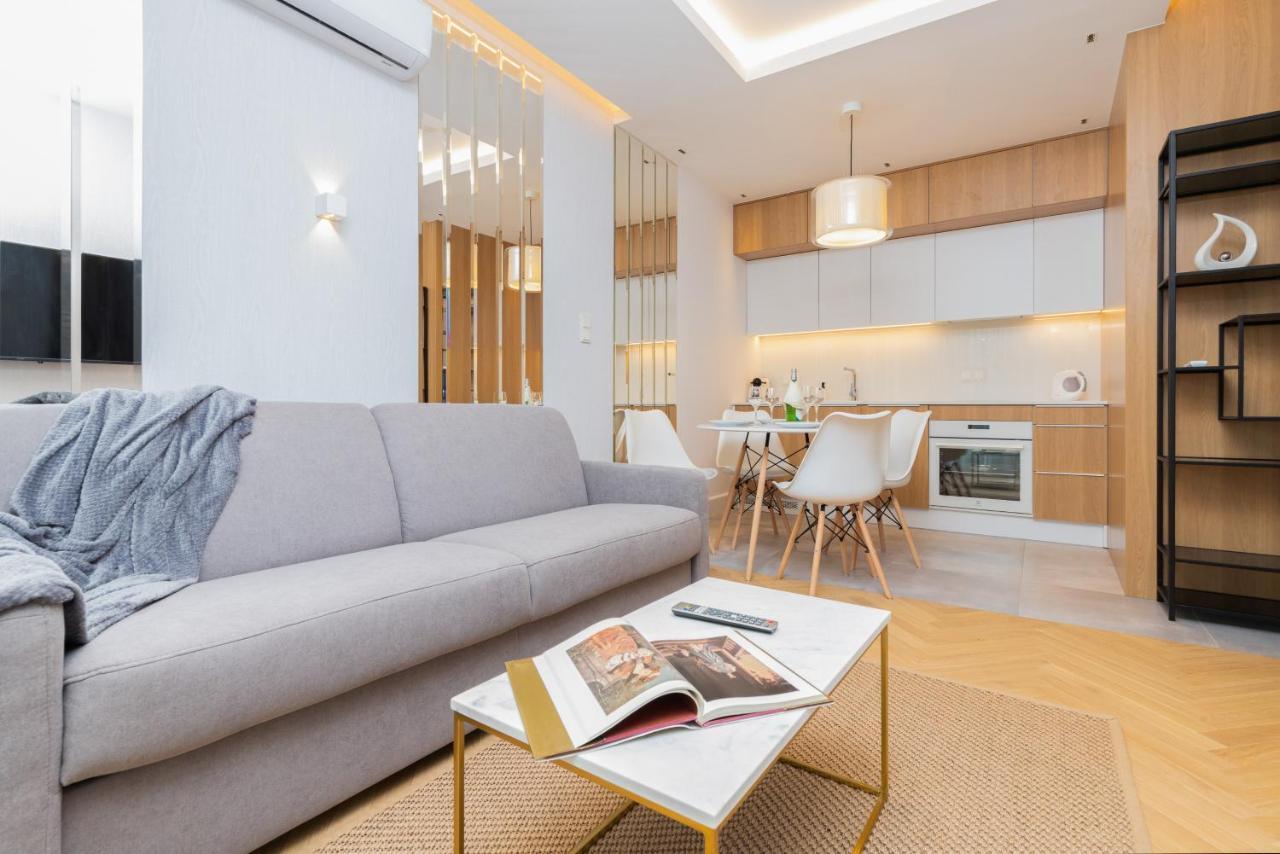 Apartamentų viešbutis Mennica - Center By Renters